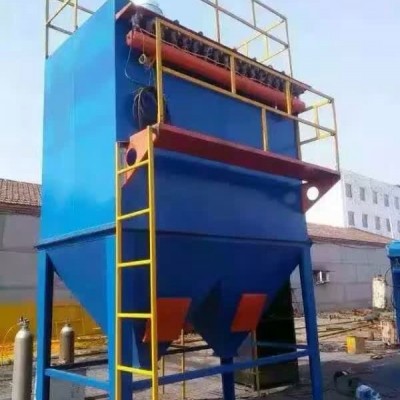 相對突出的鍋爐除塵器  攪拌站倉頂